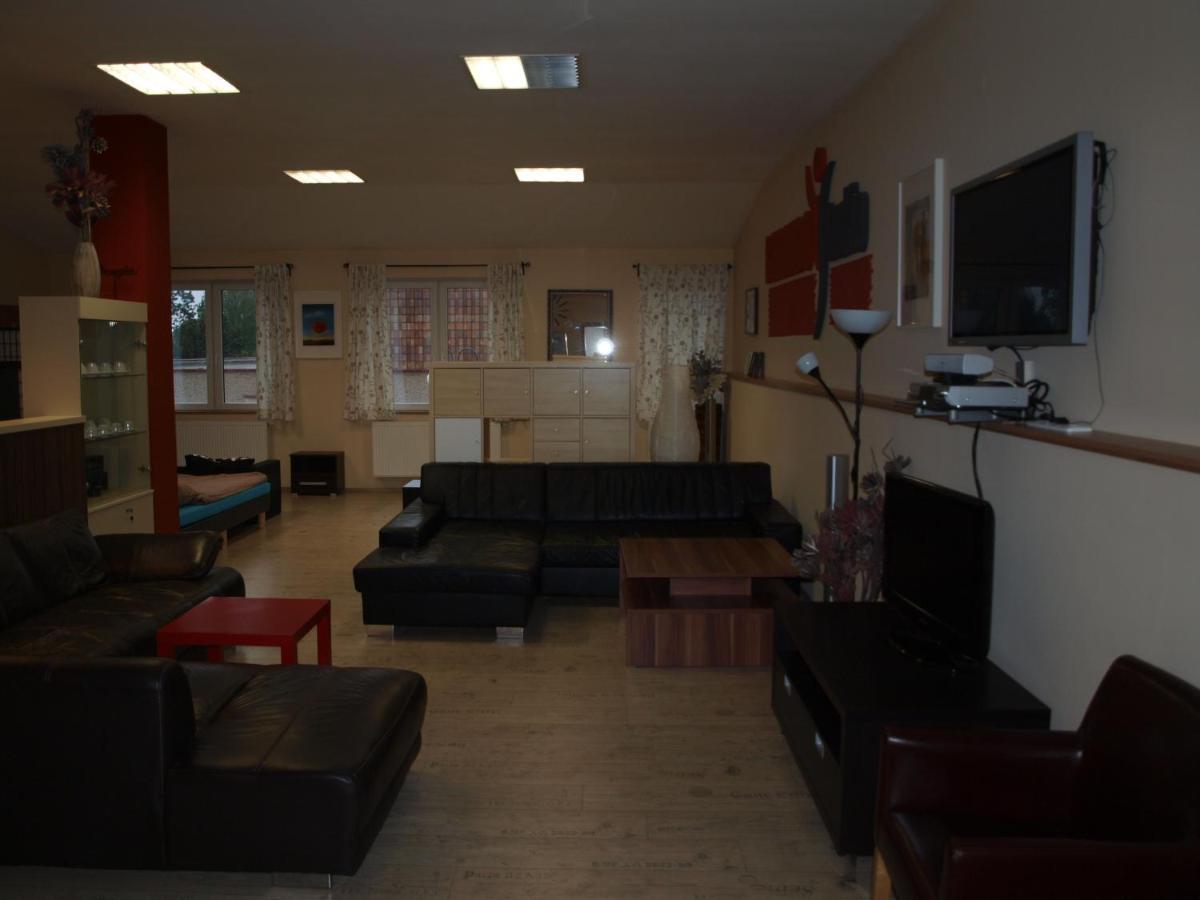 Bailando Studio Neratovice Екстер'єр фото